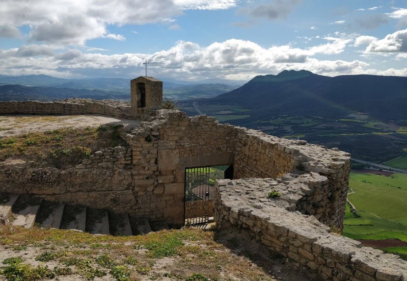 Castillo de San Esteban de Deyo o de Monjardín, Spain